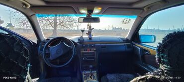 Mercedes-Benz: Mercedes-Benz E-Class: 2.8 l | 1998 il Sedan — 6