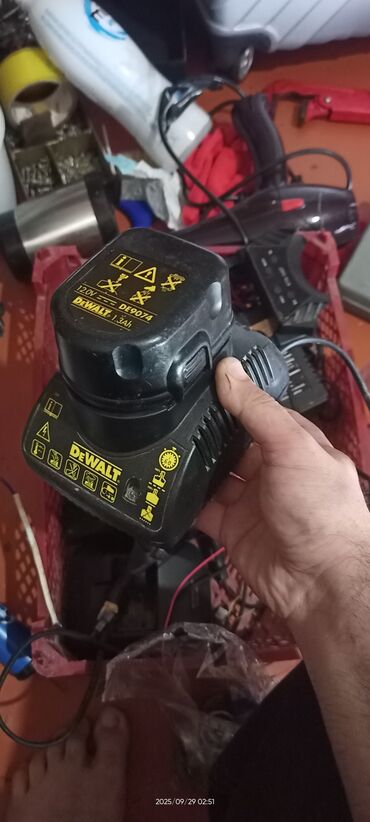 купить аккумулятор в баку: DEWALT DE9074 batareya və şarj cihazı - Brend: DEWALT - Model: DE9074