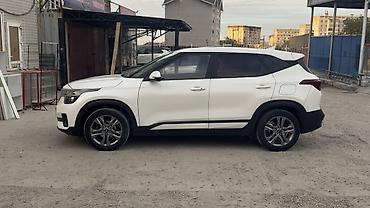 avante 4: Kia Seltos, белый кроссовер Основные особенности: - Кузов: компактный — 5