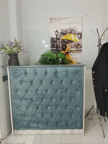 ящик для документов: Ресепшн/стойка администратора с мягкой фасадной панелью. - Размер