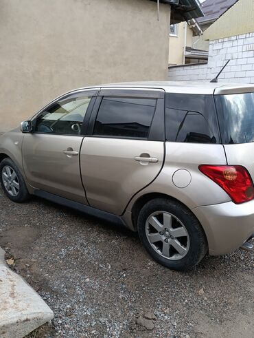 Toyota: Toyota ist: 2003 г., 1.5 л, Автомат, Бензин, Хэтчбэк