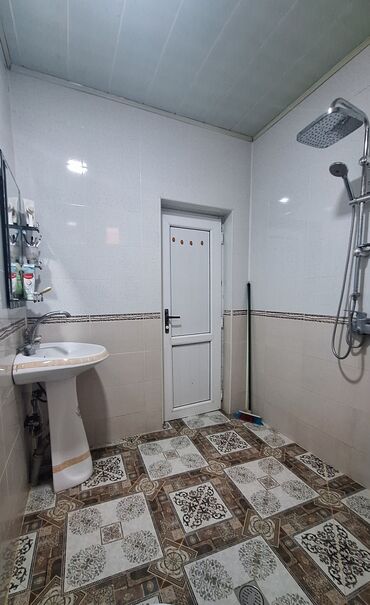 Həyət evləri və villaların satışı: 3 otaqlı, 70 kv. m, Orta təmir — 13