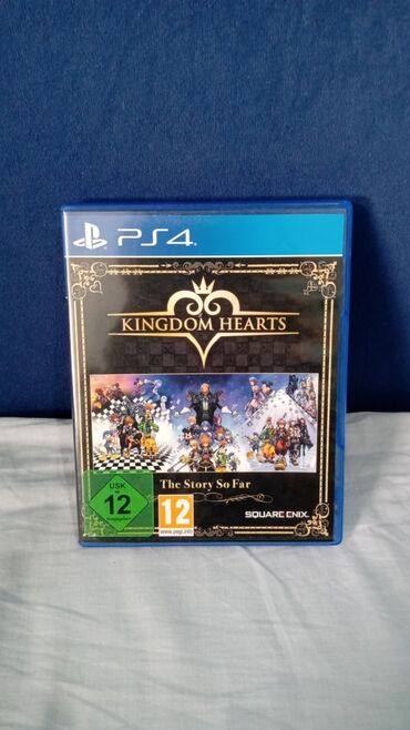 pantalonice fenomenalne s: Kingdom Hearts The story so far (dva diska) u kutiji dobijate dva