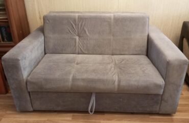 şişmə divan: Divan