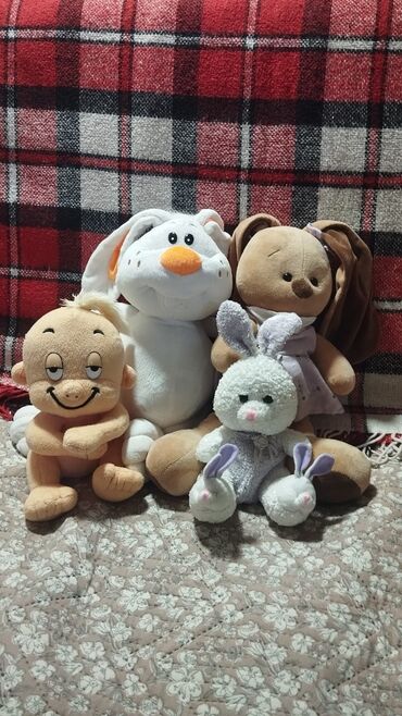 Игрушки: Плюшевые игрушки — набор Описание:Б/у - Мягкие игрушки разных — 3
