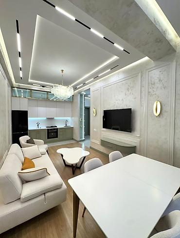 Mənzillər: İcarəyə verilir 2 otaqlı yeni tikili 55 m², 28 May m. Menzil 28 May — 8
