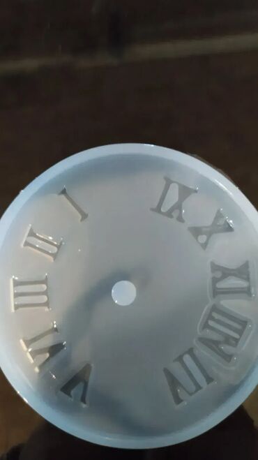Brand: Overnight Model: Silikonski kalup za sat - model 2 Price: 680