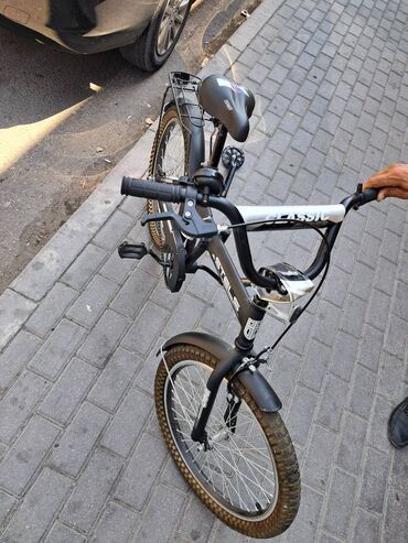 Velosiped satilir. ideal veziyyetde
Ciddi aliciya endirim olacaq