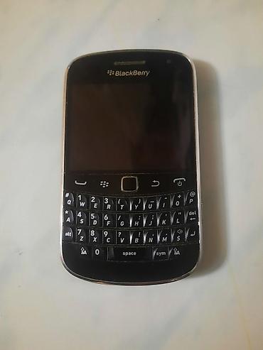 yaxşı telefonlar: Blackberry Bold, yaxşı vəziyyətdədir. 1 gün zaryatka saxlayır. Bekar — 2