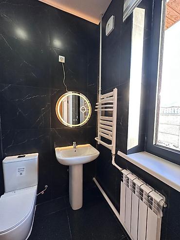 Продажа коттеджей и домов: 🏡 *Современный стиль и уют в каждом метре!* Продается стильный — 2