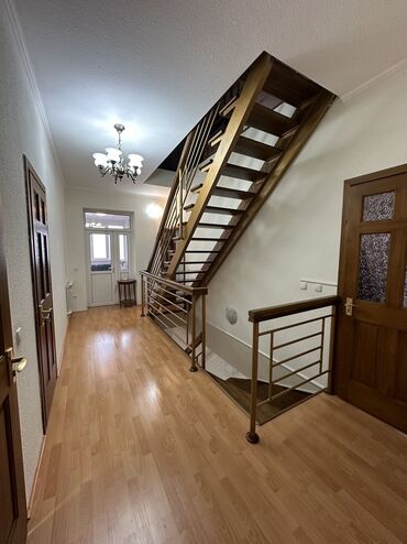 Долгосрочная аренда домов: 275 м², 7 комнат, Утепленный — 8