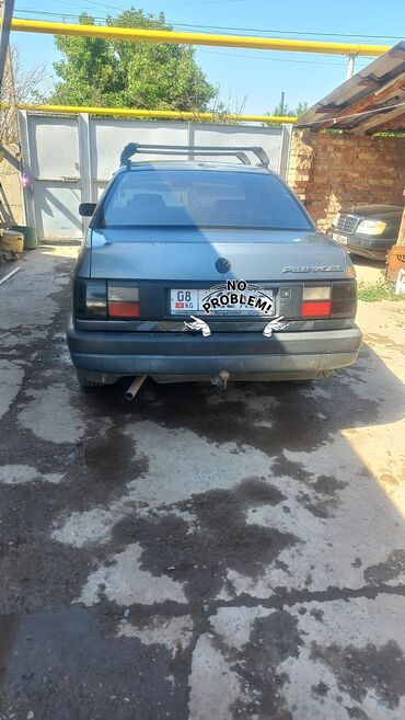 бэушные машины: Volkswagen Passat: 1988 г., 1.8 л, Механика, Газ, Седан