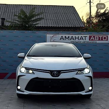 Toyota Corolla: 2022 г., 1.8 л, Автомат, Бензин, Седан