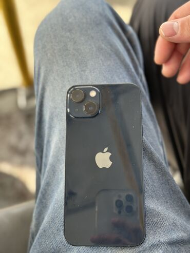 Apple iPhone: IPhone 13, Б/у, 256 ГБ, Синий, Зарядное устройство, Защитное стекло, Чехол, 85 %