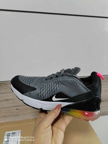 patike za boks nike: M. patike 
36-37-37-38-38-38-39-40-41

2.600 din