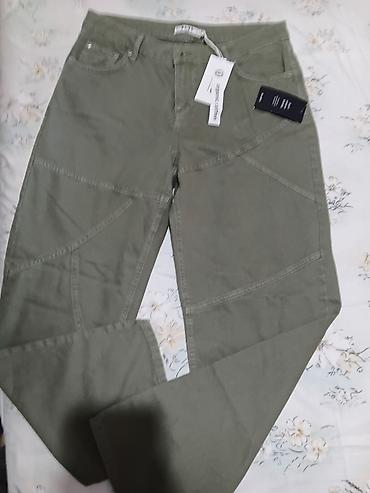 Pantalone: NA-KD ženske pantalone – maslinasto zelene, od organskog pamuka - — 9