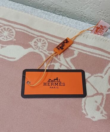 Digər aksesuarlar: Hermes şərfi, xanımlar üçün, təzədir, keyfiyyətlidir. Model: Hermès — 2
