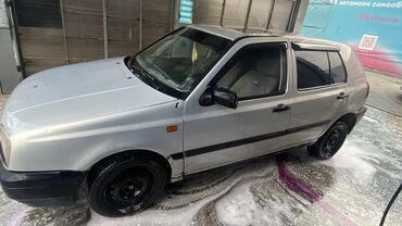 Volkswagen: Volkswagen Golf: 1994 г., 1.6 л, Механика, Бензин, Хэтчбэк