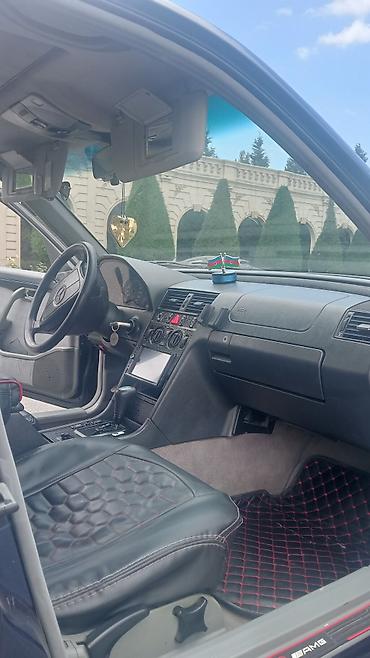 cls 63 amg: Mercedes-Benz C-sinfi sedan - Kuzov: 4 qapılı sedan, tünd mavi rəng - — 10