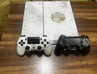 Digər oyun və konsollar: Salam playstation 4 satilir 2 pultla biri original biri a-class