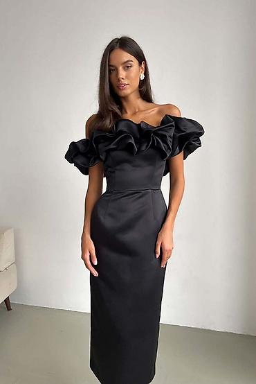 helanke tri četvrt: Elegantna midi haljina sa karnerima na ramenima
1999 din
S M L — 4