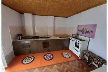 Продажа коттеджей и домов: Продаётся добротный жилой дом с готовым гостиничным бизнесом в г — 14