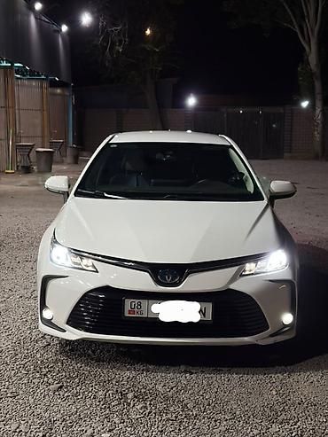 210 cdi: Toyota Corolla: 2019 г., Гибрид, Седан — 8