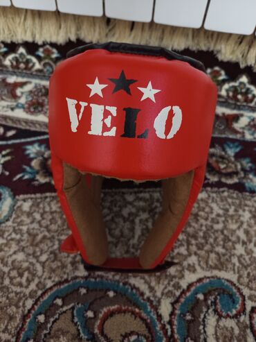мяч жома: Боксерский шлем VELO (AIBA Approved) Город Ош - Цвет: красный -