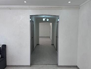 Продажа коттеджей и домов: Дом с большим двором, мощёным декоративной тротуарной плиткой Адрес — 9