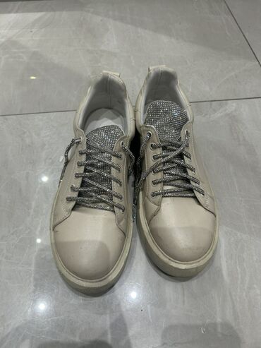 reebok ağ qaçış üçün qadın krossovkaları: 10azn 38razmer