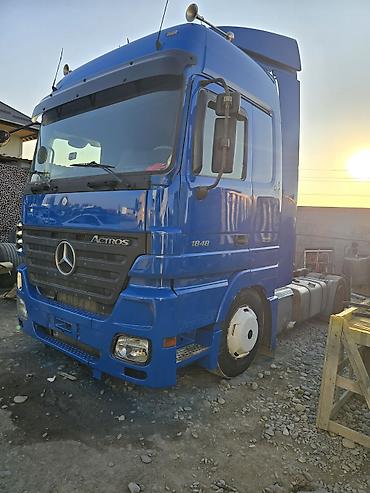 гелий газ: Тягач, Mercedes-Benz, 2006 г., Без прицепа — 2