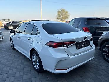 на 124: Toyota Corolla: 2020 г., 0.1 л, Автомат, Гибрид — 6