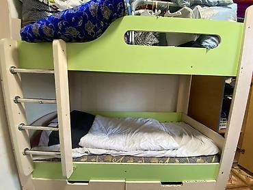 bunk bed: Двухъярусная детская кровать с лестницей - Компактная конструкция на — 2