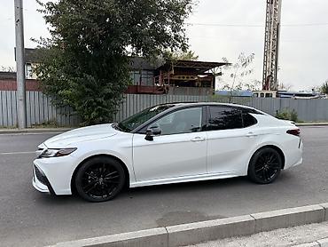 Toyota: Toyota Camry: 2022 г., 2.5 л, Гибрид, Седан — 3