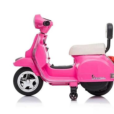 traktor igracka za decu: Dečiji električni skuter – Vespa stil, roze boja - Autentičan retro — 3