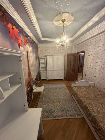 Uzunmüddətli kirayə mənzillər: 28 May metrosunun 2-ci çıxışında, 13 mərtəbəli binanın 2-ci — 4