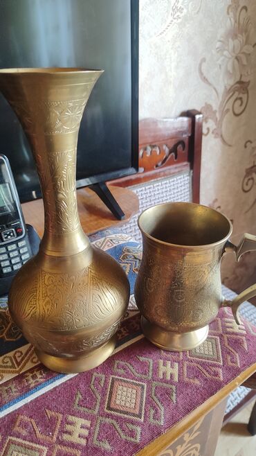 Digər süfrə aksesuarları: Hindistan istehsalidilar,hardasa bir 30 yaslari var