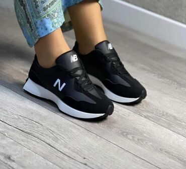 Women's Sneakers and athletic shoes: Patike – sportski modeli - Crno‑bele patike sa debljim đonom i — 6