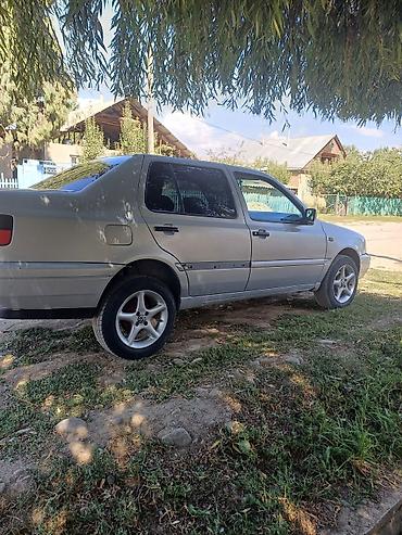lexus 470 2003: Volkswagen Vento: 1997 г., Седан — 2