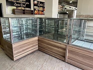 Soyuducu vitrinləri: Soyuducu vitrin + kassa şkafı Çox az istifadə edilib. Yeni kimidir — 2