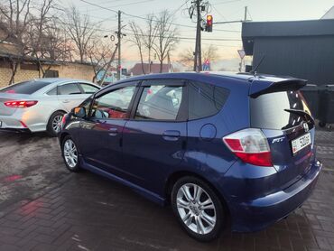 Honda: Honda Fit: 2011 г., 1.5 л, Автомат, Бензин, Хэтчбэк — 3