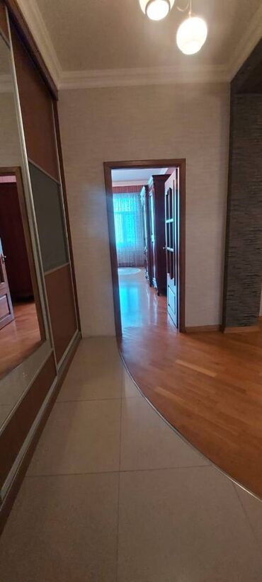 Mənzil kirayələyirəm: 3 otaqlı, 150 kv. m — 12