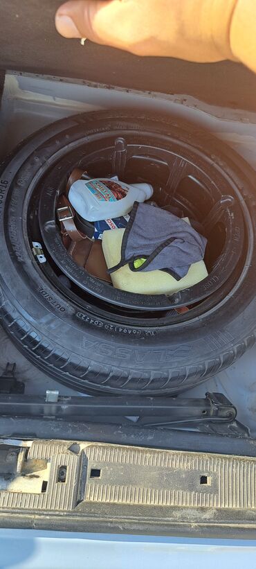 Mercedes-Benz: Mercedes-Benz E 220: 2.2 l | 2000 il Sedan — 6