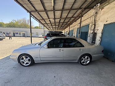 b class: Mercedes-Benz E-Class: 2002 г., 4.3 л, Автомат, Бензин, Седан — 1