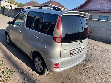 январи 5 1: Toyota Funcargo: 2001 г., 1.3 л, Механика, Бензин, Минивэн — 3