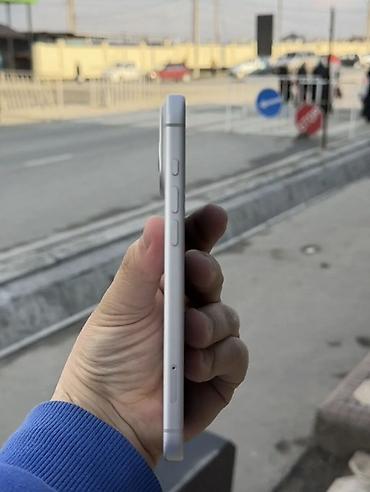 Мобильные телефоны и аксессуары: Смартфон с iOS и экраном без выреза, с «Dynamic Island». Корпус — 3