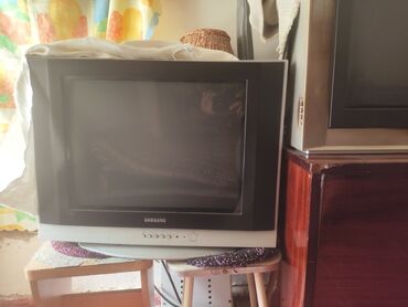 Б/у Телевизор Samsung 32" 4K (3840x2160), Самовывоз