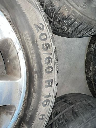 60: Комплект колес для Honda HR-V 1.6 (2000 г.) - Диски: оригинальные — 3