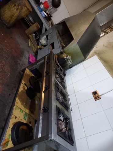 Restoran, kafelər: Tecili Heyder Eliyev prospektinde Wefa stadiondan uzu Korogluya esas — 27