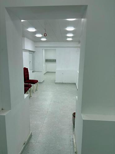 çeşqa satışı: Yeni Yasamalda, 5000 nəfər şagirdi olan 286 N-li məktəbin və Bravo — 2